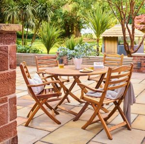 Alexander Rose Redcliffe 4 Seater Round Dining Set